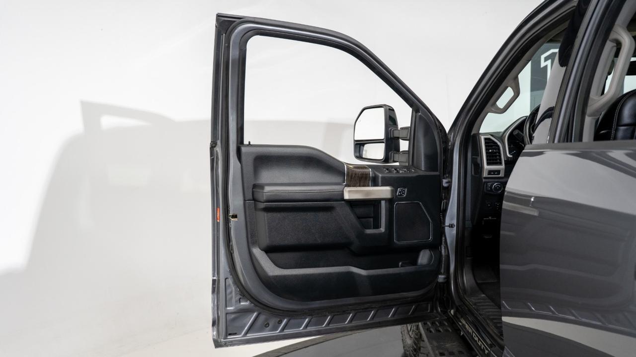 2021 Ford F-250 LARIAT Ultimate w/ Tremor Off-Road & Black Appearance Franklin TN
