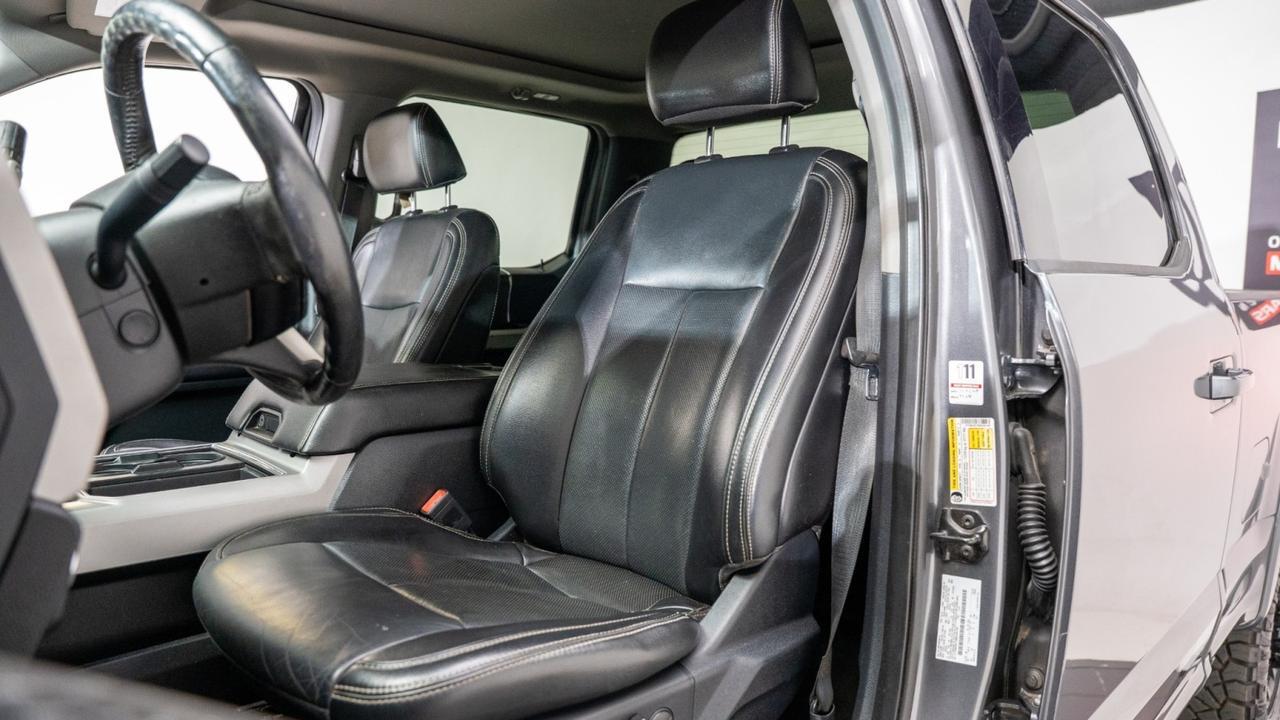 2021 Ford F-250 LARIAT Ultimate w/ Tremor Off-Road & Black Appearance Franklin TN