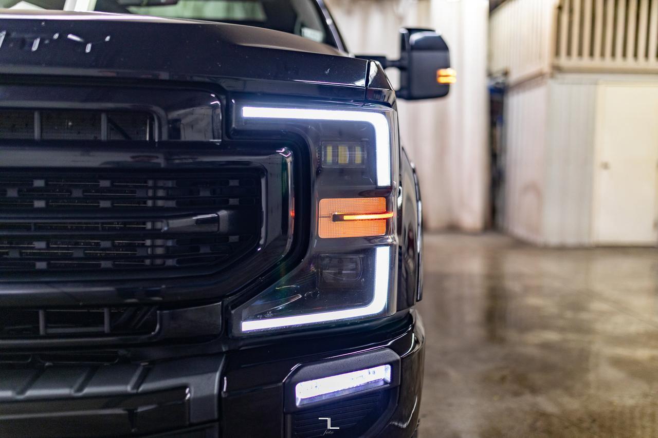 2021 Ford F-350 4x4 Crew Cab Lariat Tremor Diesel Leather Roof Nav Red Deer AB