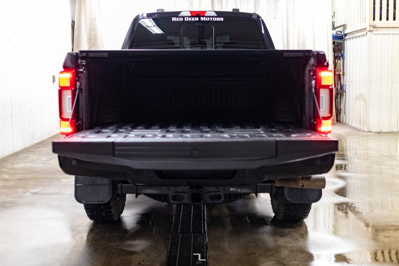 2021 Ford F-350 4x4 Crew Cab Lariat Tremor Diesel Leather Roof Nav Red Deer AB