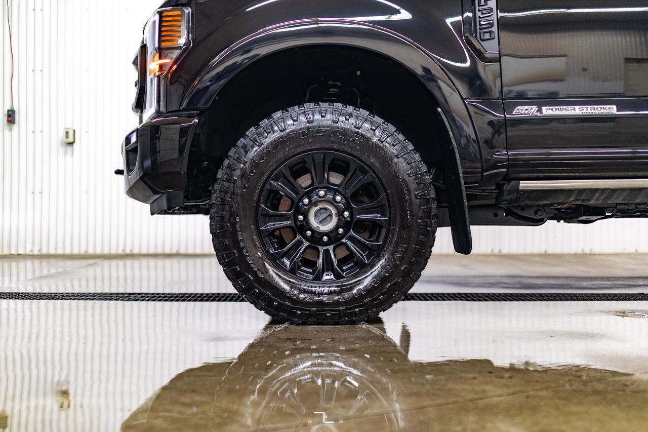 2021 Ford F-350 4x4 Crew Cab Lariat Tremor Diesel Leather Roof Nav Red Deer AB