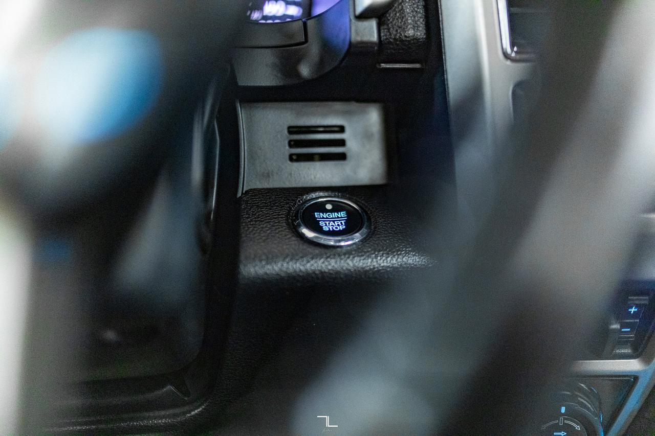 2021 Ford F-350 4x4 Crew Cab Lariat Tremor Diesel Leather Roof Nav Red Deer AB