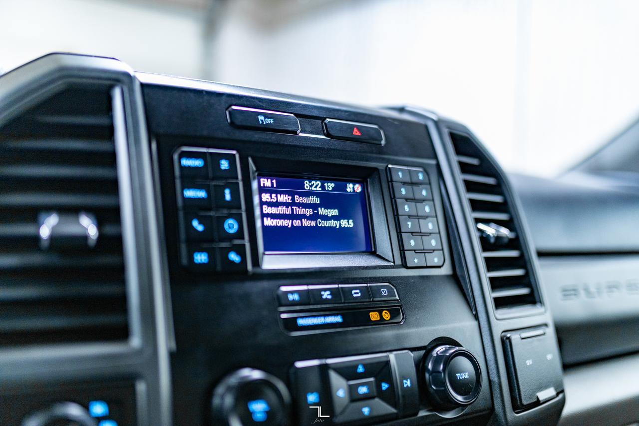 2021 Ford F-350 4x4 Crew Cab XL Deck BCam Red Deer AB