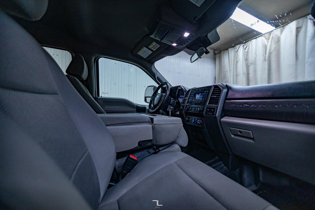 2021 Ford F-350 4x4 Crew Cab XL Deck BCam Red Deer AB