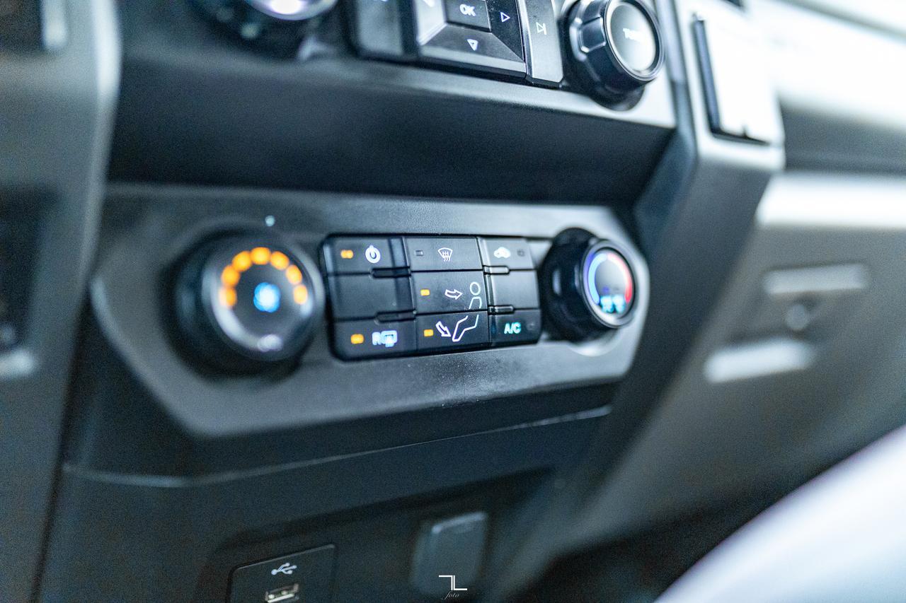 2021 Ford F-350 4x4 Crew Cab XL Deck BCam Red Deer AB