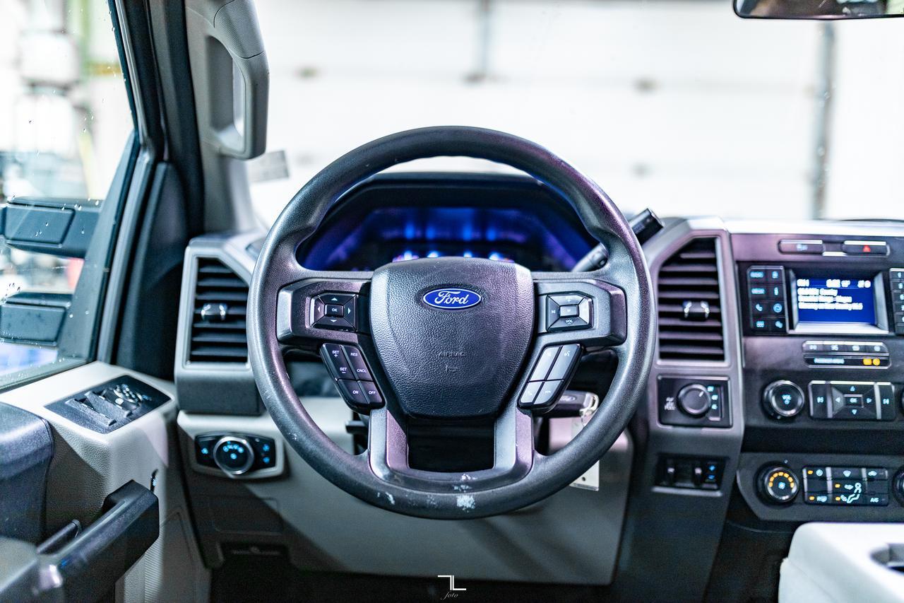 2021 Ford F-350 4x4 Crew Cab XL Deck BCam Red Deer AB