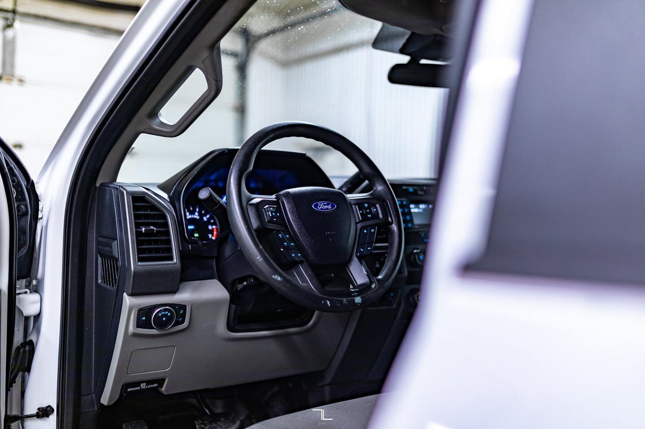 2021 Ford F-350 4x4 Crew Cab XL Deck BCam Red Deer AB