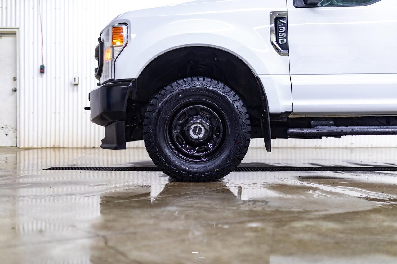 2021 Ford F-350 4x4 Crew Cab XL Deck BCam Red Deer AB