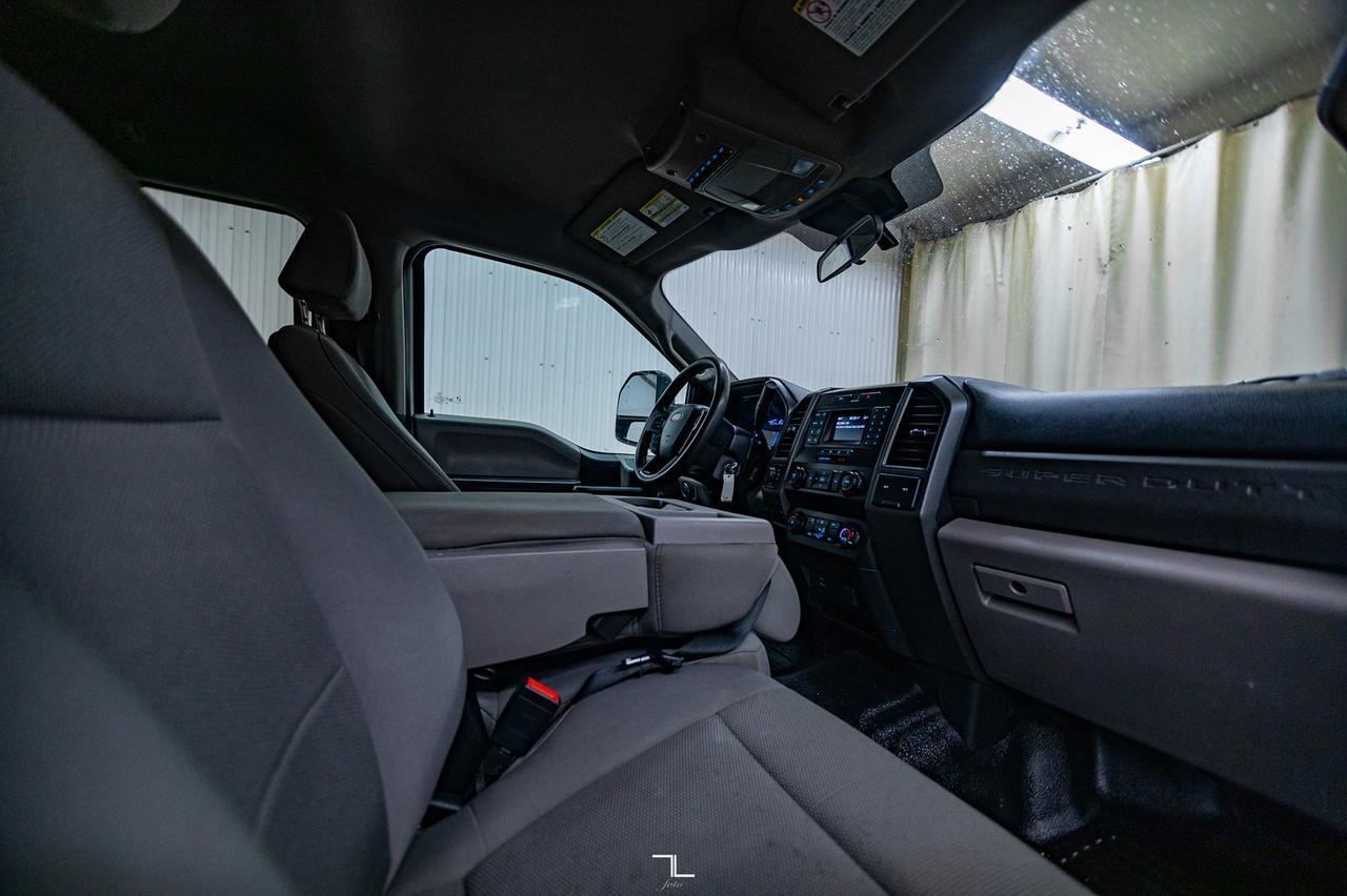 2021 Ford F-350 4x4 Crew Cab XL Deck BCam Red Deer AB