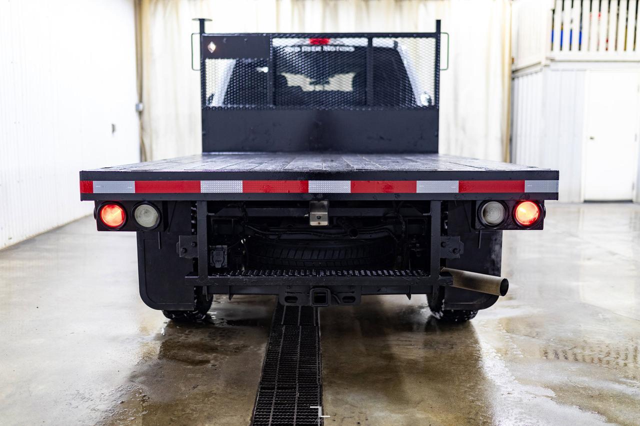 2021 Ford F-350 4x4 Crew Cab XL Deck BCam Red Deer AB