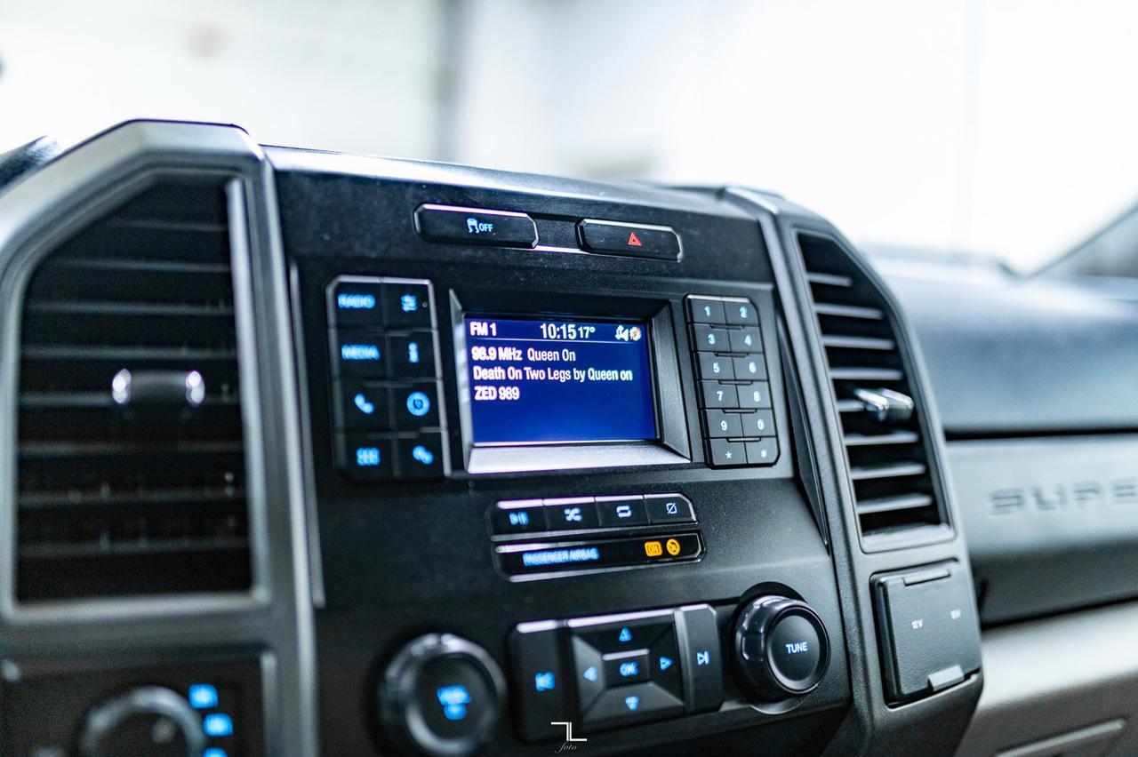 2021 Ford F-350 4x4 Crew Cab XL Deck BCam Red Deer AB