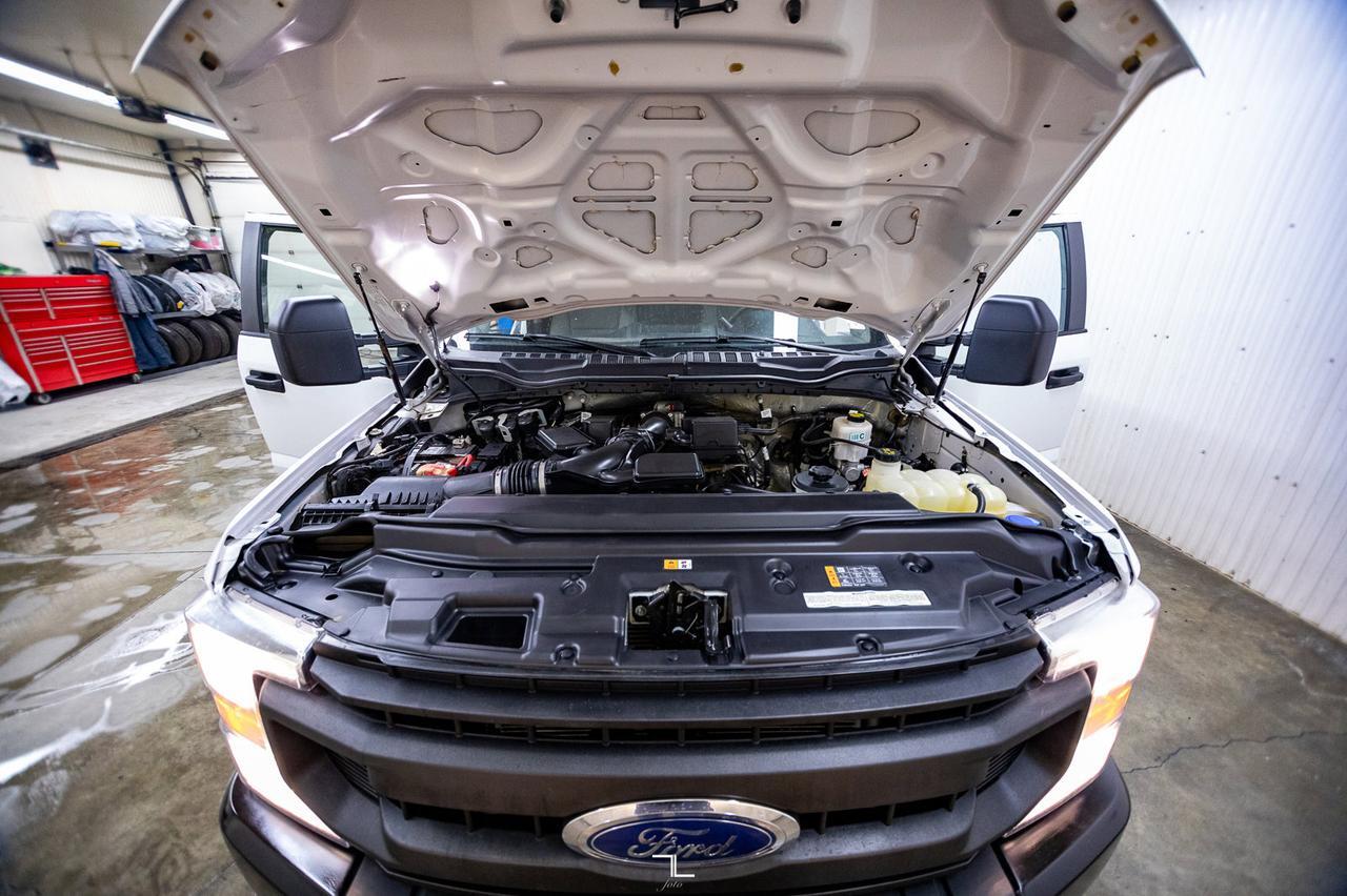 2021 Ford F-350 4x4 Crew Cab XL Deck BCam Red Deer AB