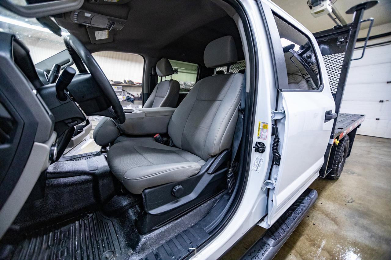 2021 Ford F-350 4x4 Crew Cab XL Deck BCam Red Deer AB