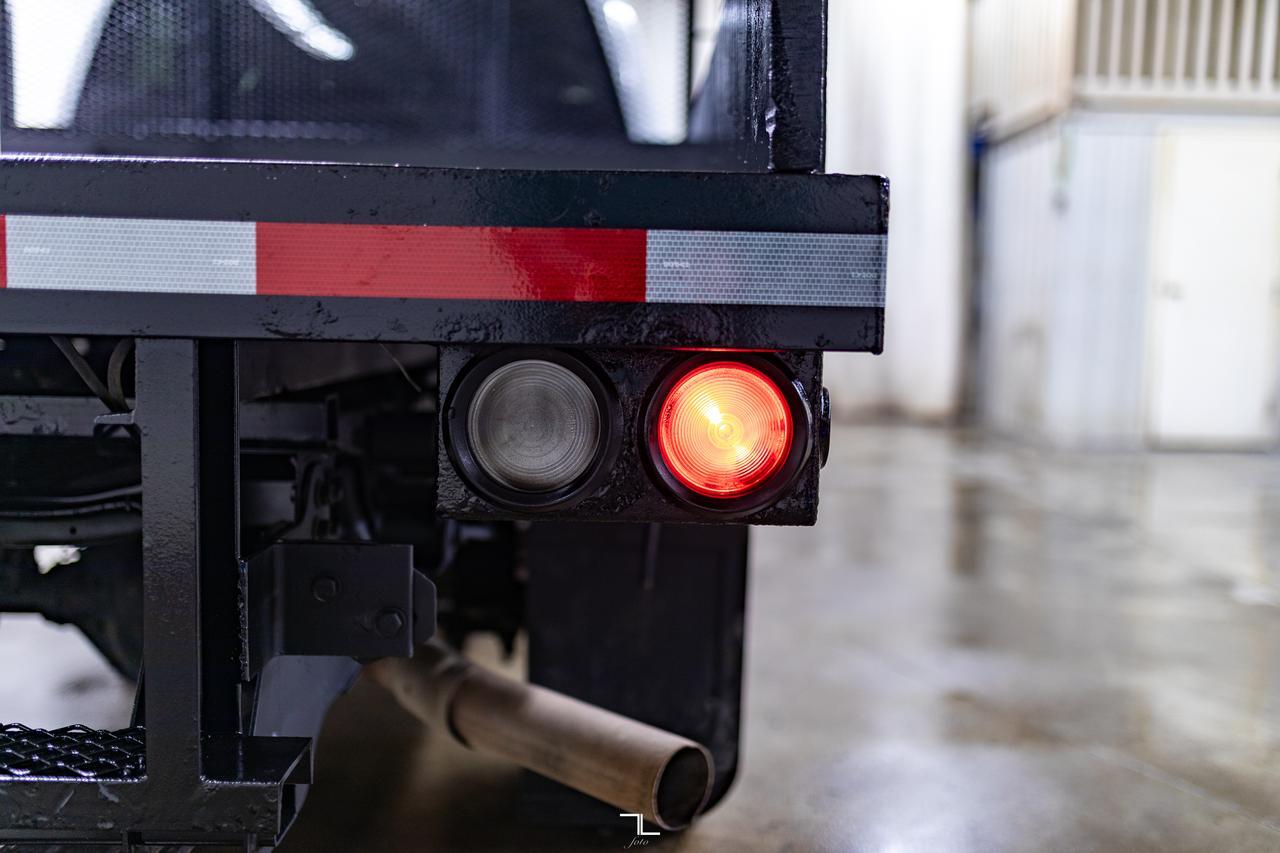 2021 Ford F-350 4x4 Crew Cab XL Deck BCam Red Deer AB