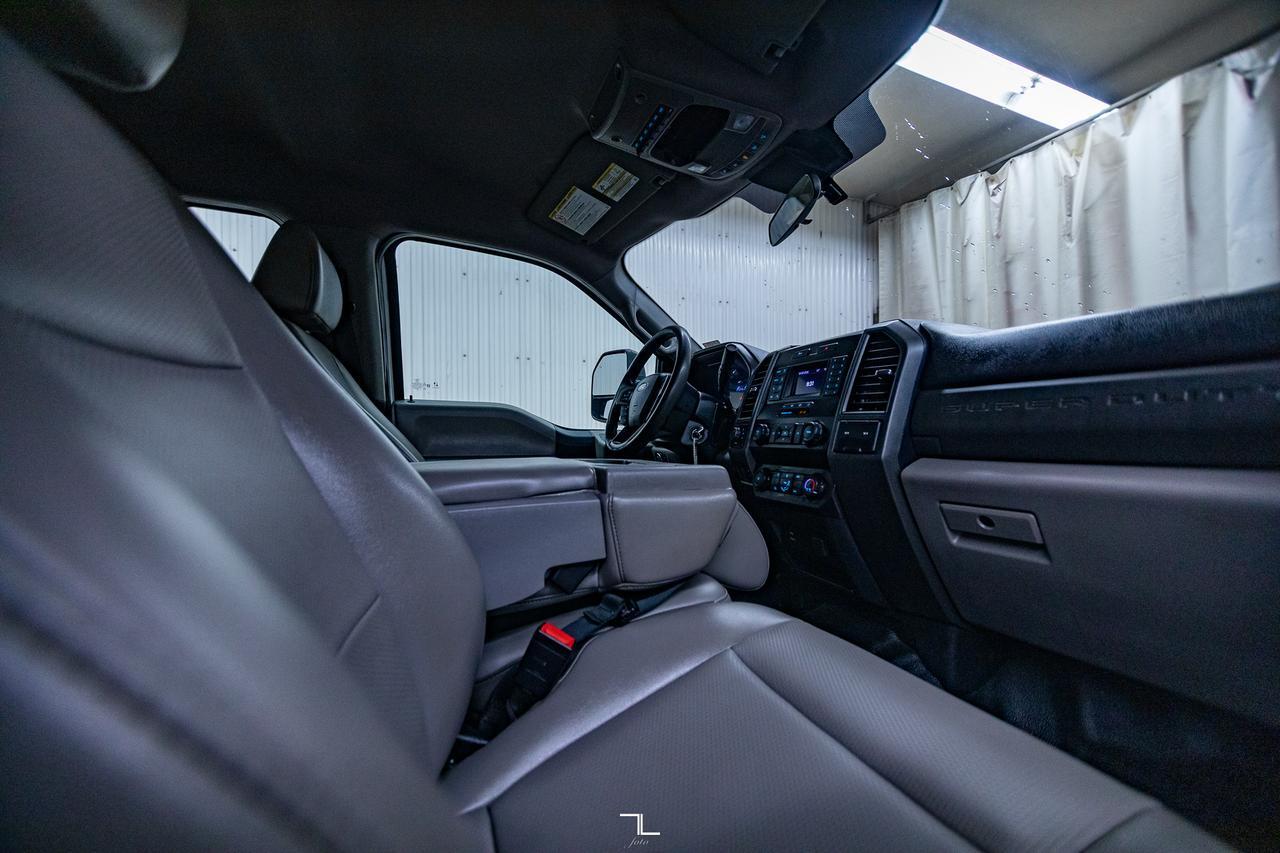 2021 Ford F-350 4x4 Crew Cab XL Deck BCam Red Deer AB