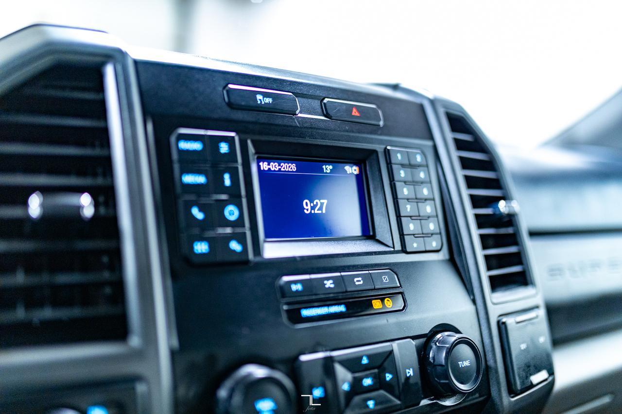 2021 Ford F-350 4x4 Crew Cab XL Deck BCam Red Deer AB