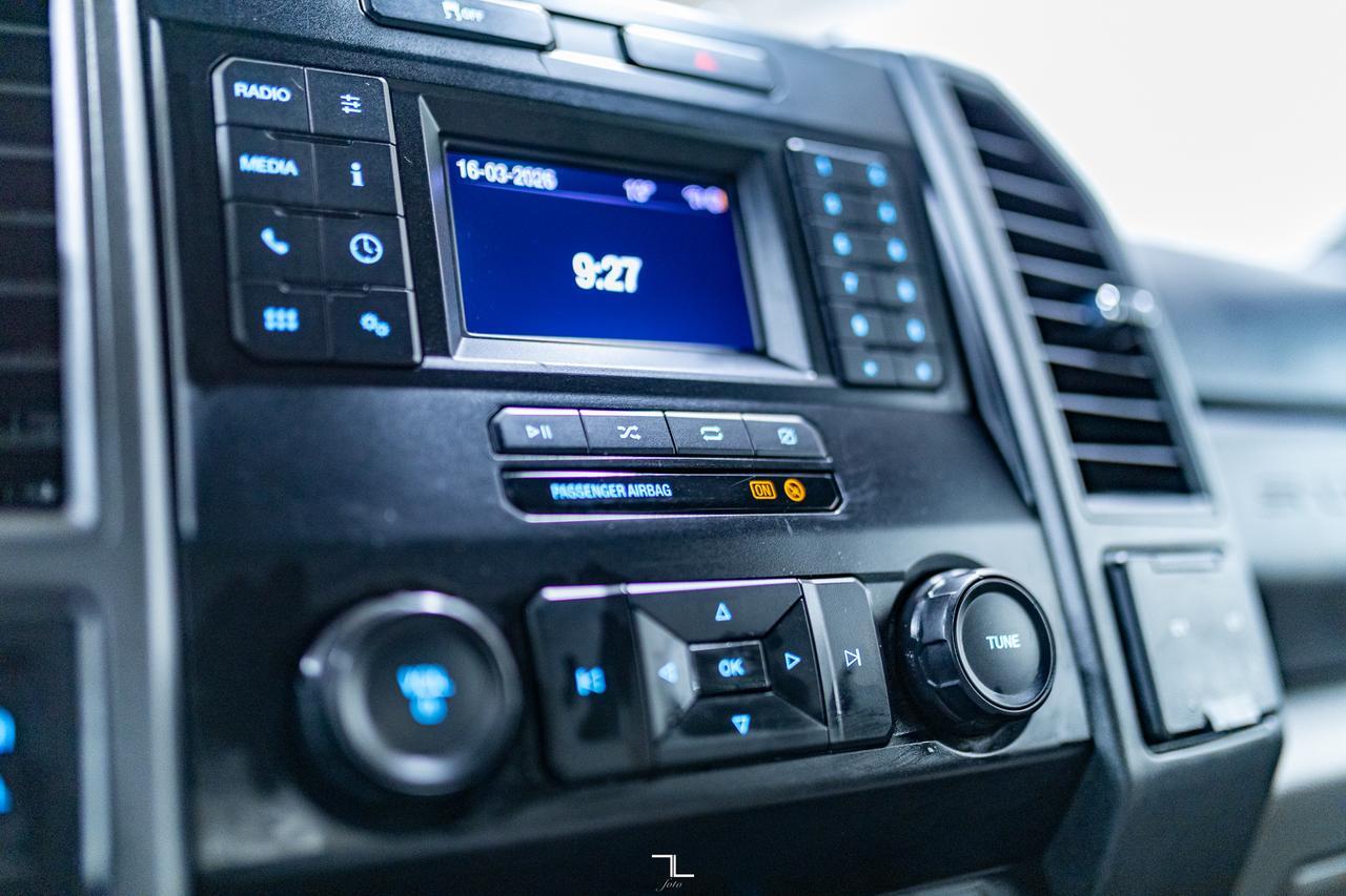 2021 Ford F-350 4x4 Crew Cab XL Deck BCam Red Deer AB