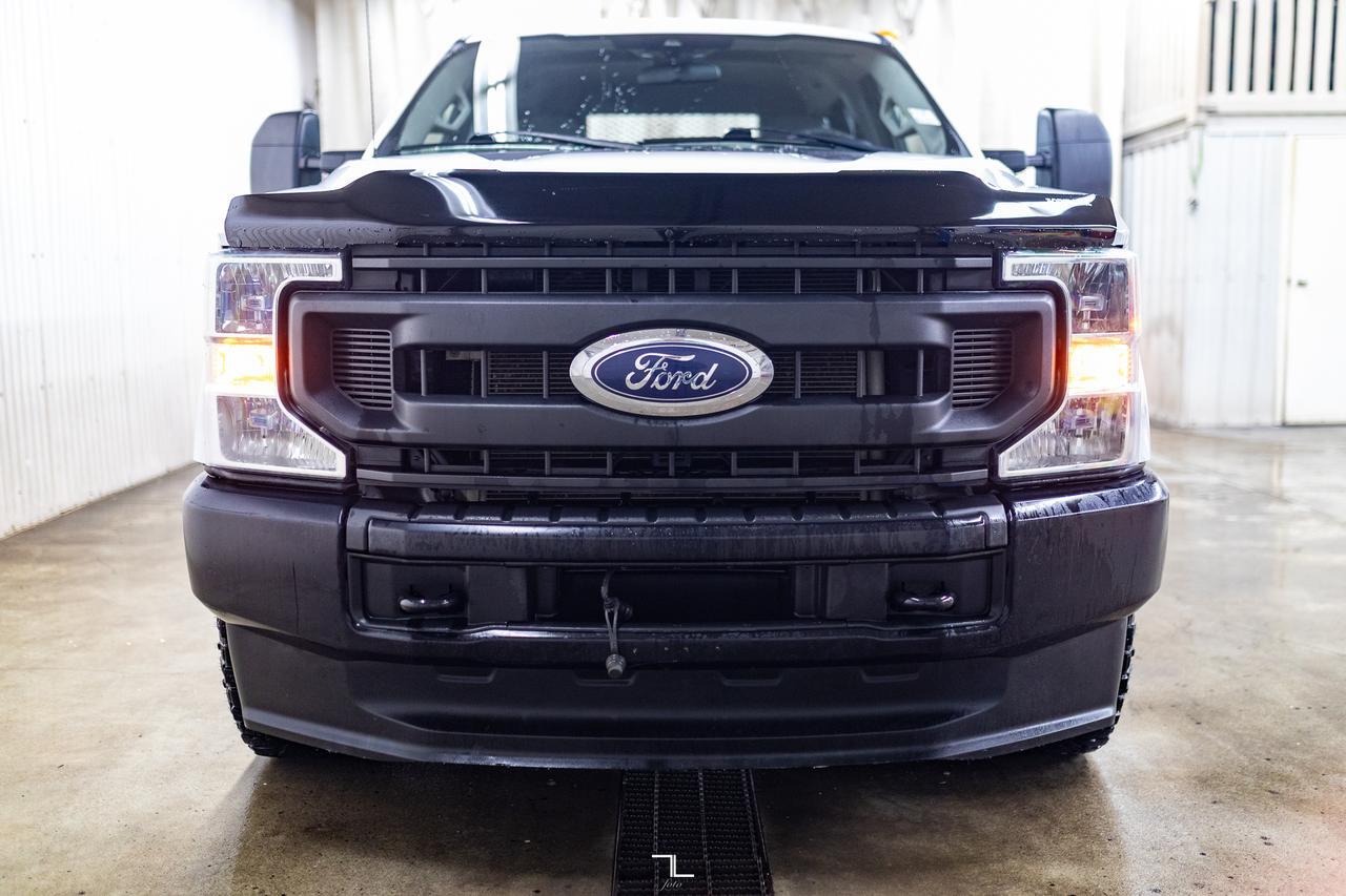 2021 Ford F-350 4x4 Crew Cab XL Deck BCam Red Deer AB