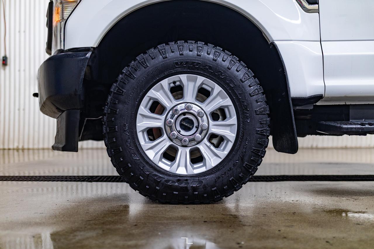 2021 Ford F-350 4x4 Crew Cab XL Deck BCam Red Deer AB