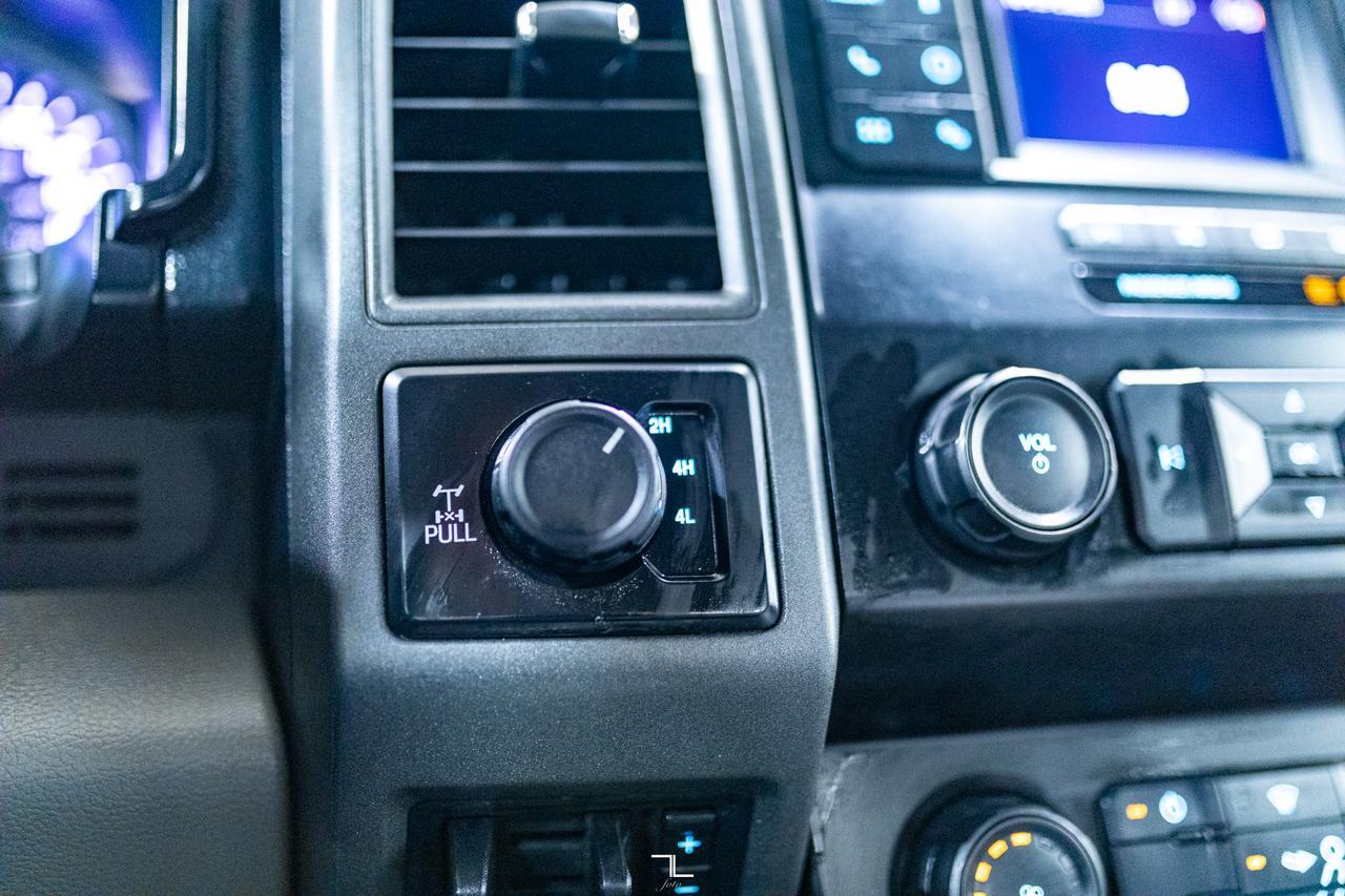 2021 Ford F-350 4x4 Crew Cab XL Deck BCam Red Deer AB