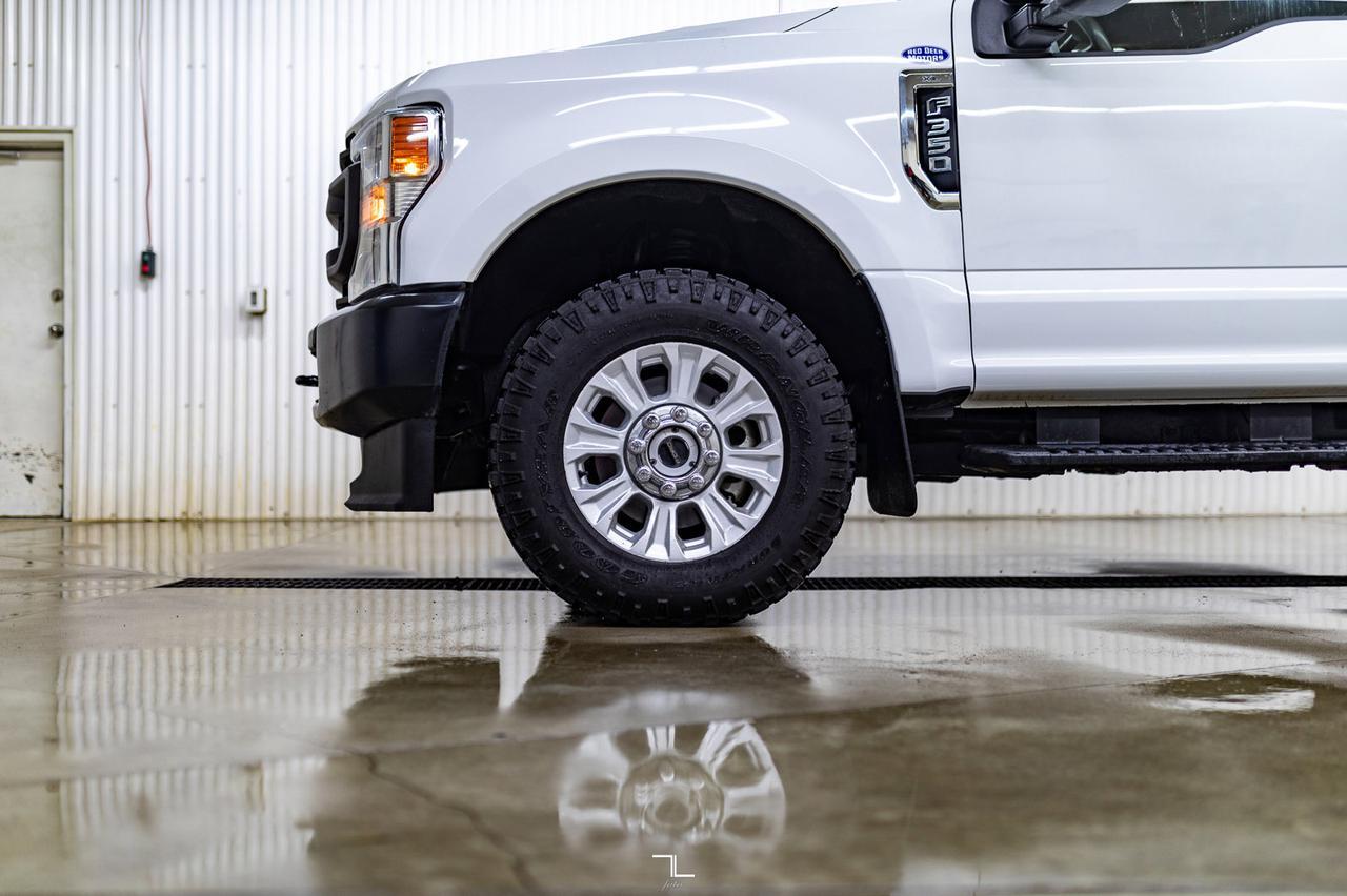 2021 Ford F-350 4x4 Crew Cab XL Deck BCam Red Deer AB