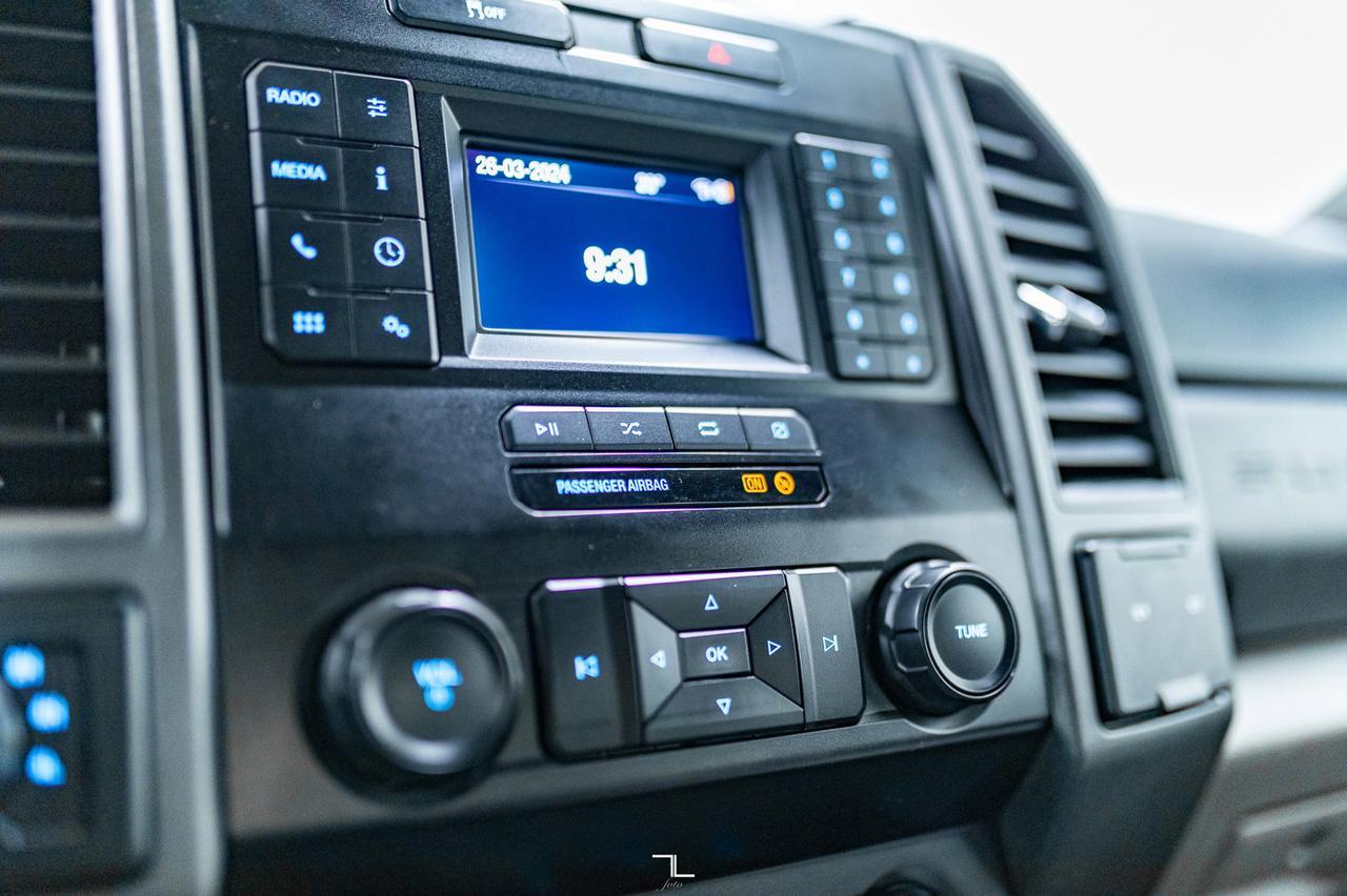 2021 Ford F-350 4x4 Crew Cab XL Deck BCam Red Deer AB