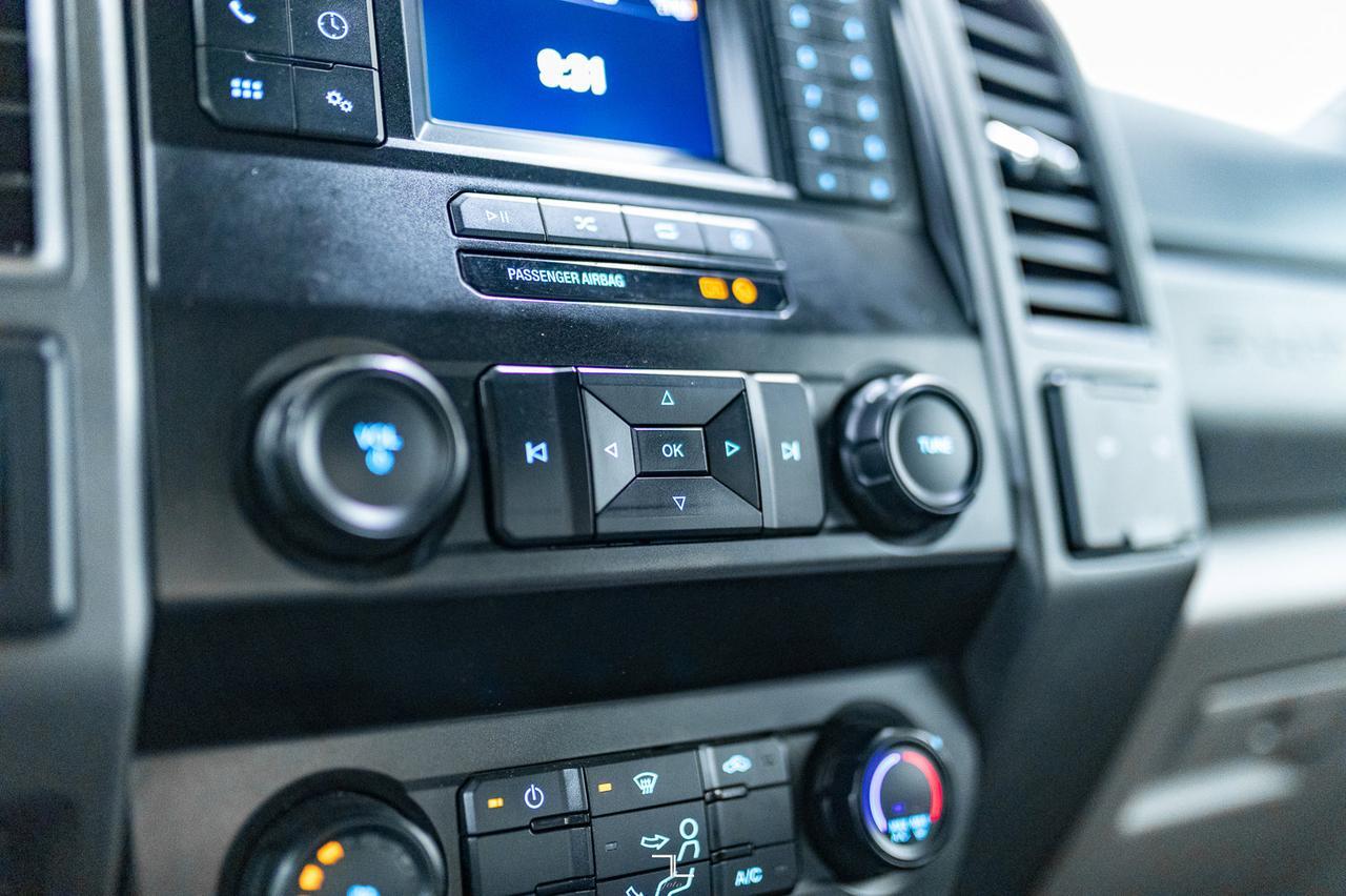 2021 Ford F-350 4x4 Crew Cab XL Deck BCam Red Deer AB