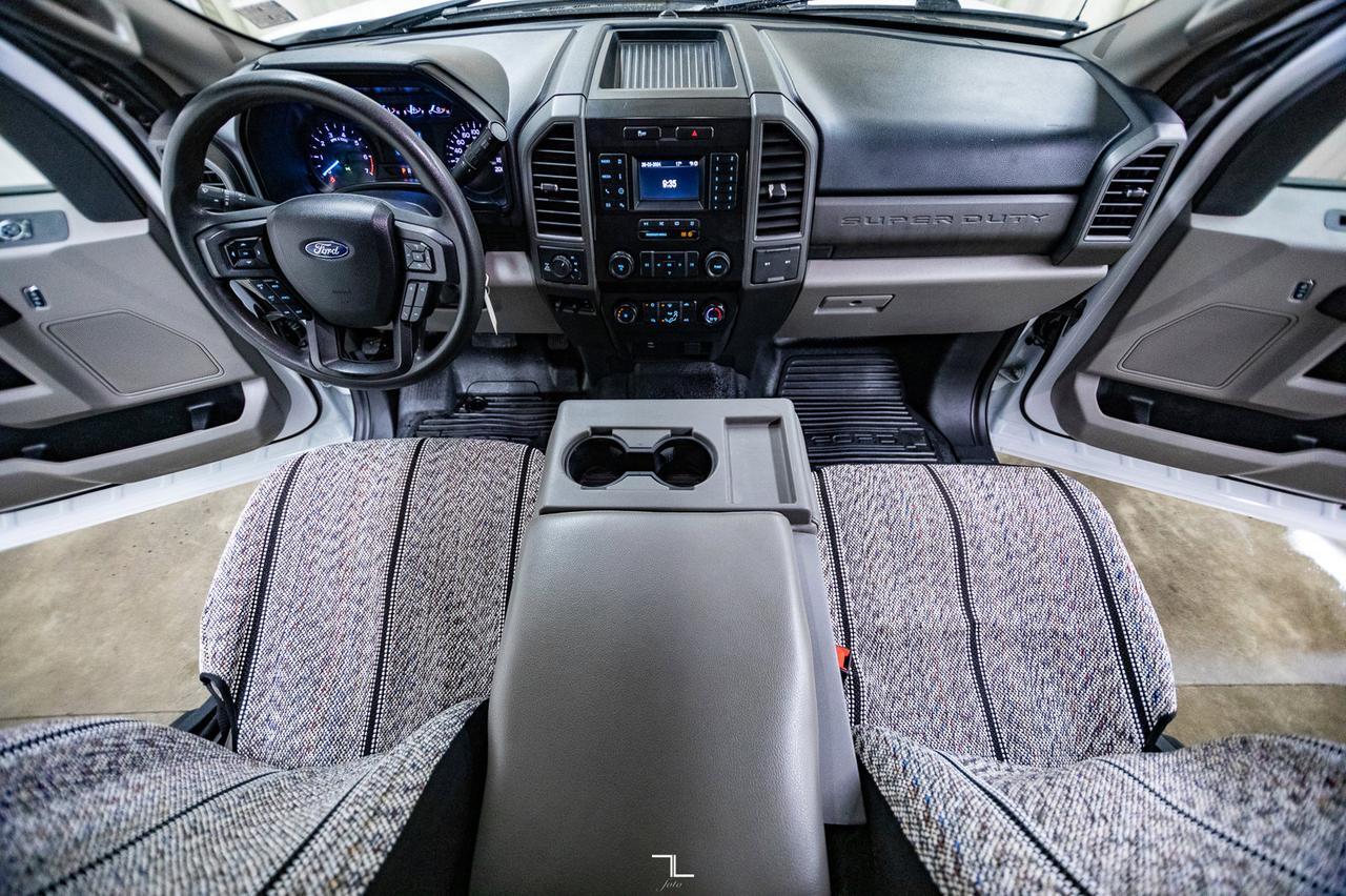 2021 Ford F-350 4x4 Crew Cab XL Deck BCam Red Deer AB