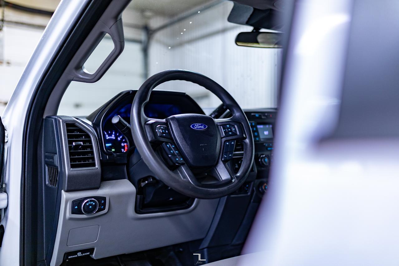 2021 Ford F-350 4x4 Crew Cab XL Deck BCam Red Deer AB