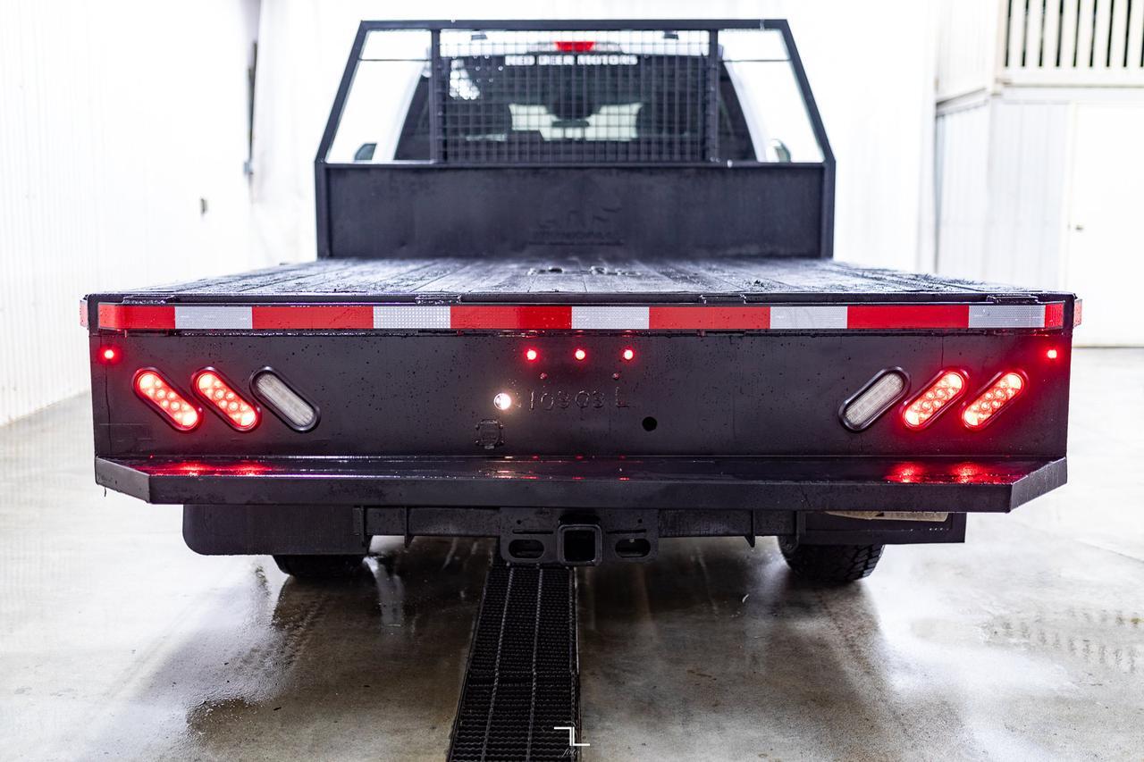 2021 Ford F-350 4x4 Crew Cab XLT Deck Diesel Red Deer AB