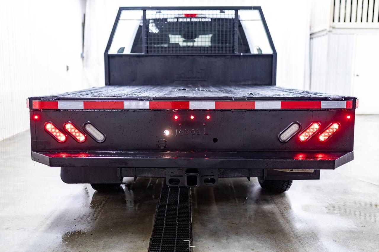 2021 Ford F-350 4x4 Crew Cab XLT Deck Diesel Red Deer AB