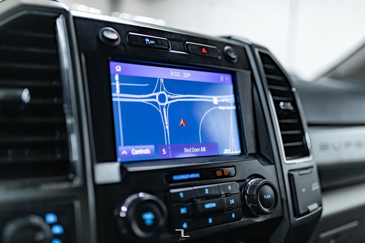 2021 Ford F-350 4x4 Crew Cab XLT Deck Leather Nav Red Deer AB