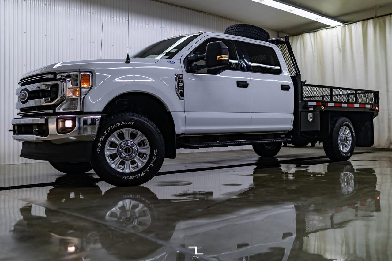 2021 Ford F-350 4x4 Crew Cab XLT Deck Leather Nav Red Deer AB