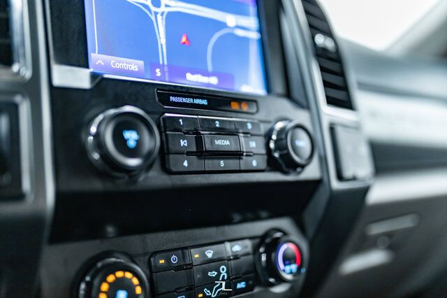 2021 Ford F-350 4x4 Crew Cab XLT Deck Leather Nav Red Deer AB