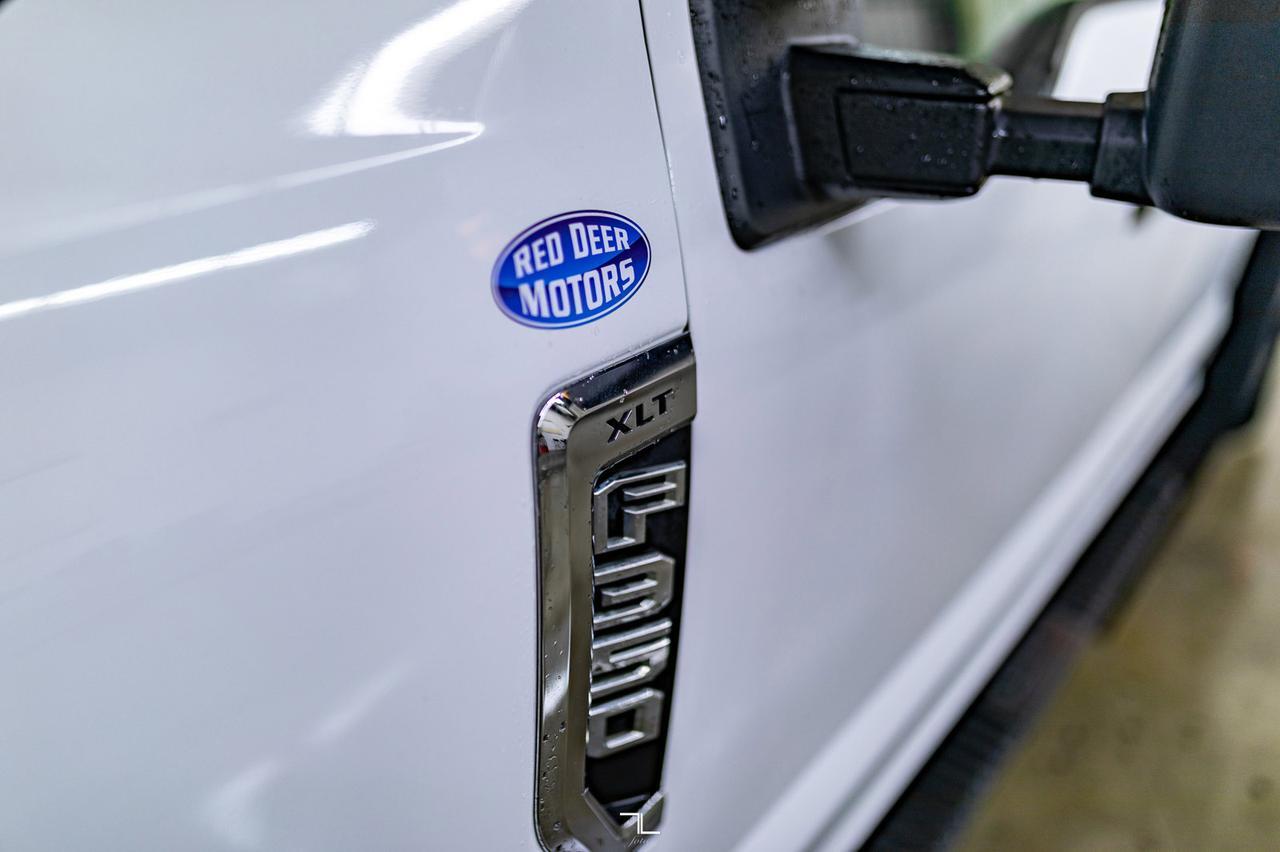 2021 Ford F-350 4x4 Crew Cab XLT Deck Red Deer AB
