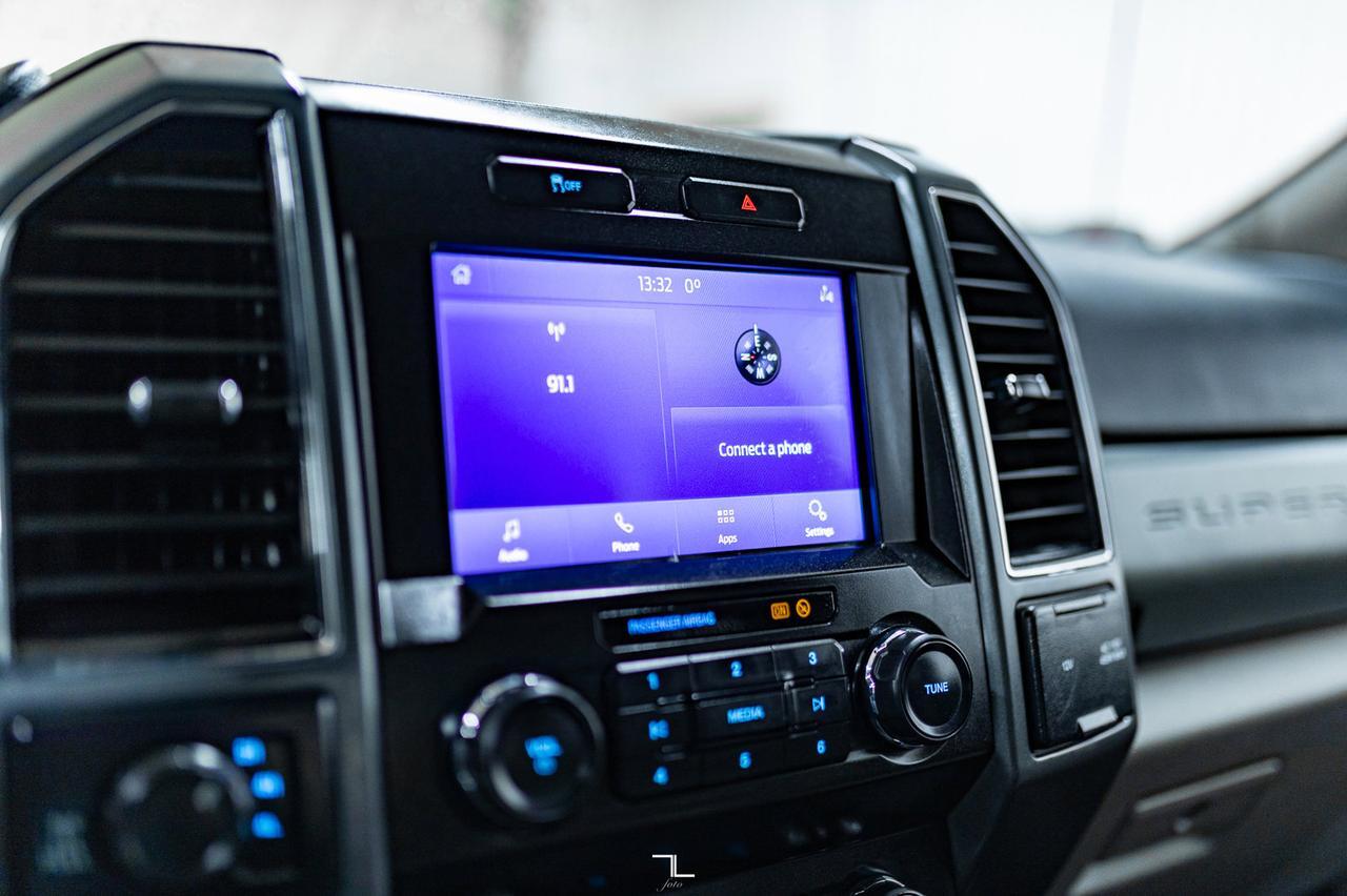 2021 Ford F-350 4x4 Crew Cab XLT Deck Red Deer AB