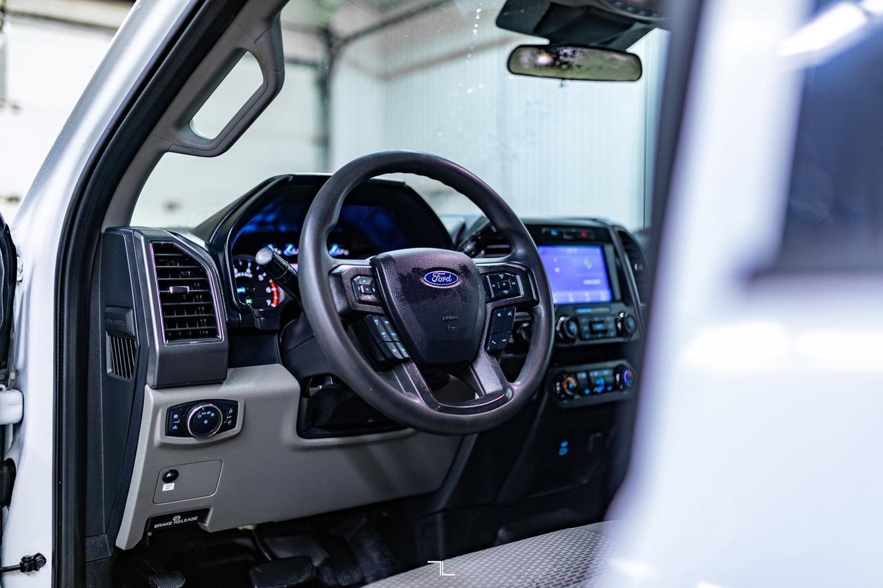 2021 Ford F-350 4x4 Crew Cab XLT Deck Red Deer AB