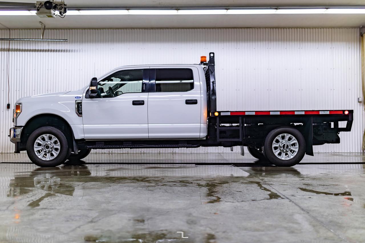 2021 Ford F-350 4x4 Crew Cab XLT Deck Red Deer AB
