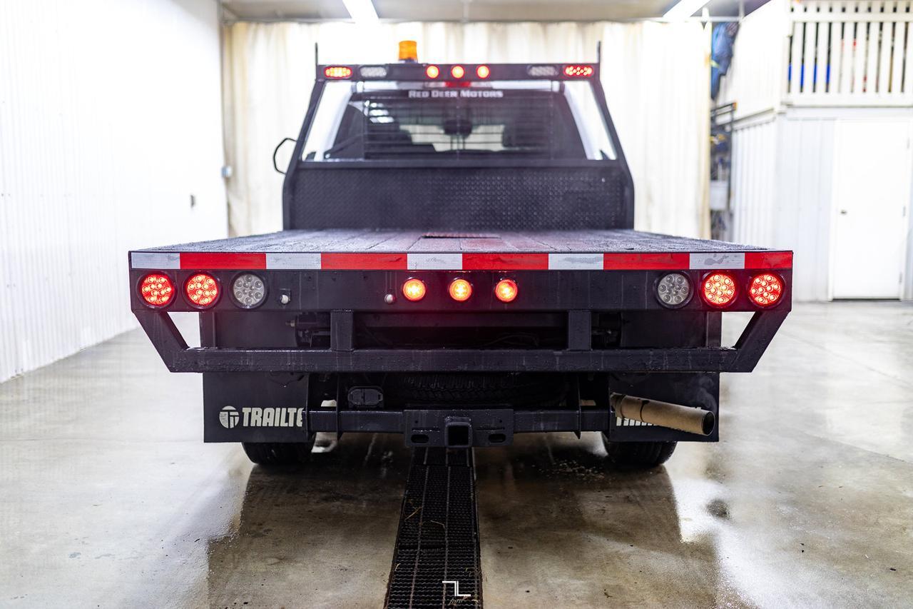 2021 Ford F-350 4x4 Crew Cab XLT Deck Red Deer AB
