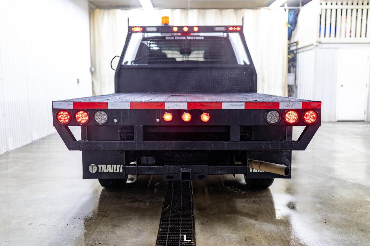 2021 Ford F-350 4x4 Crew Cab XLT Deck Red Deer AB