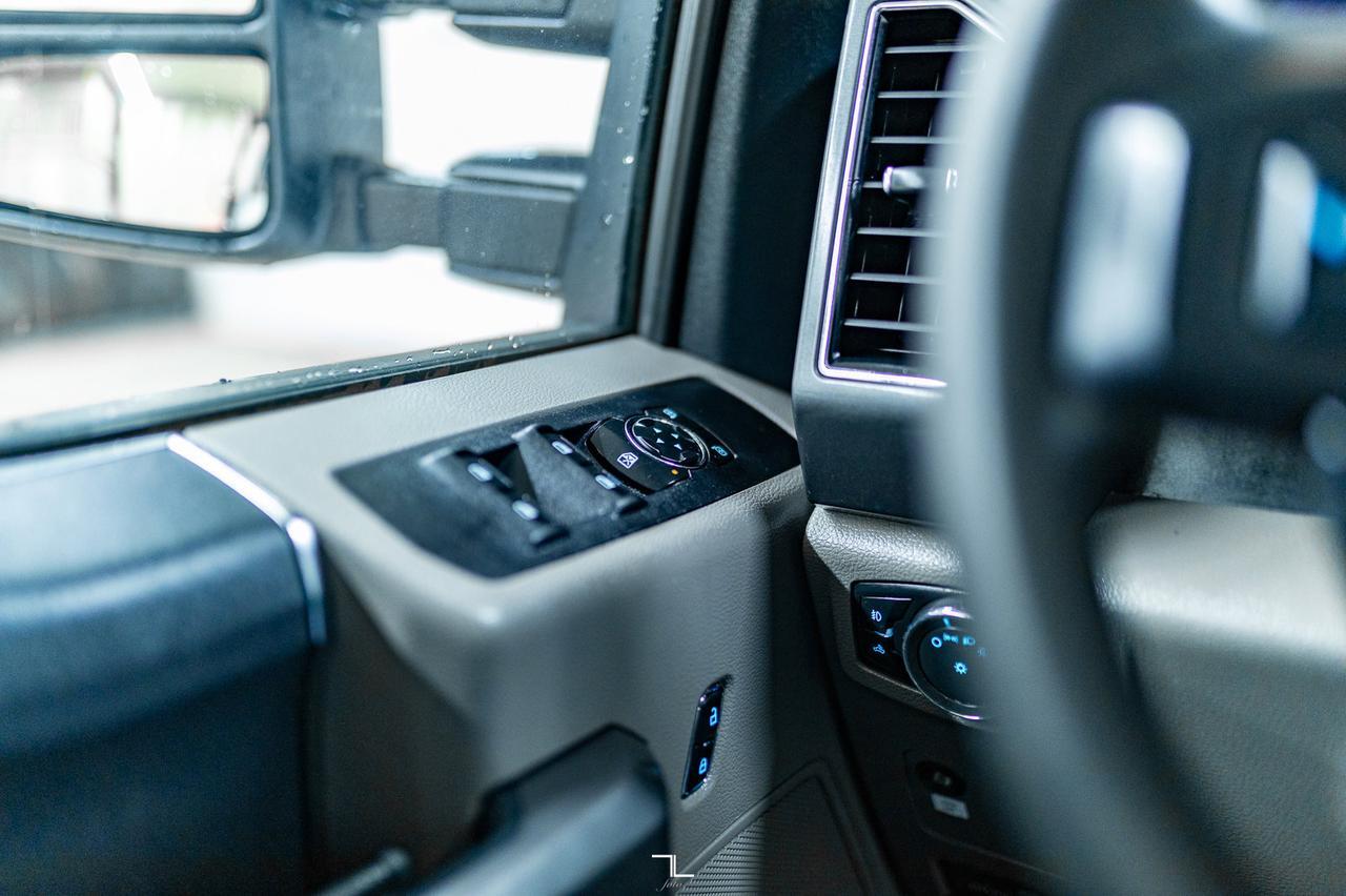 2021 Ford F-350 4x4 Crew Cab XLT Deck Red Deer AB