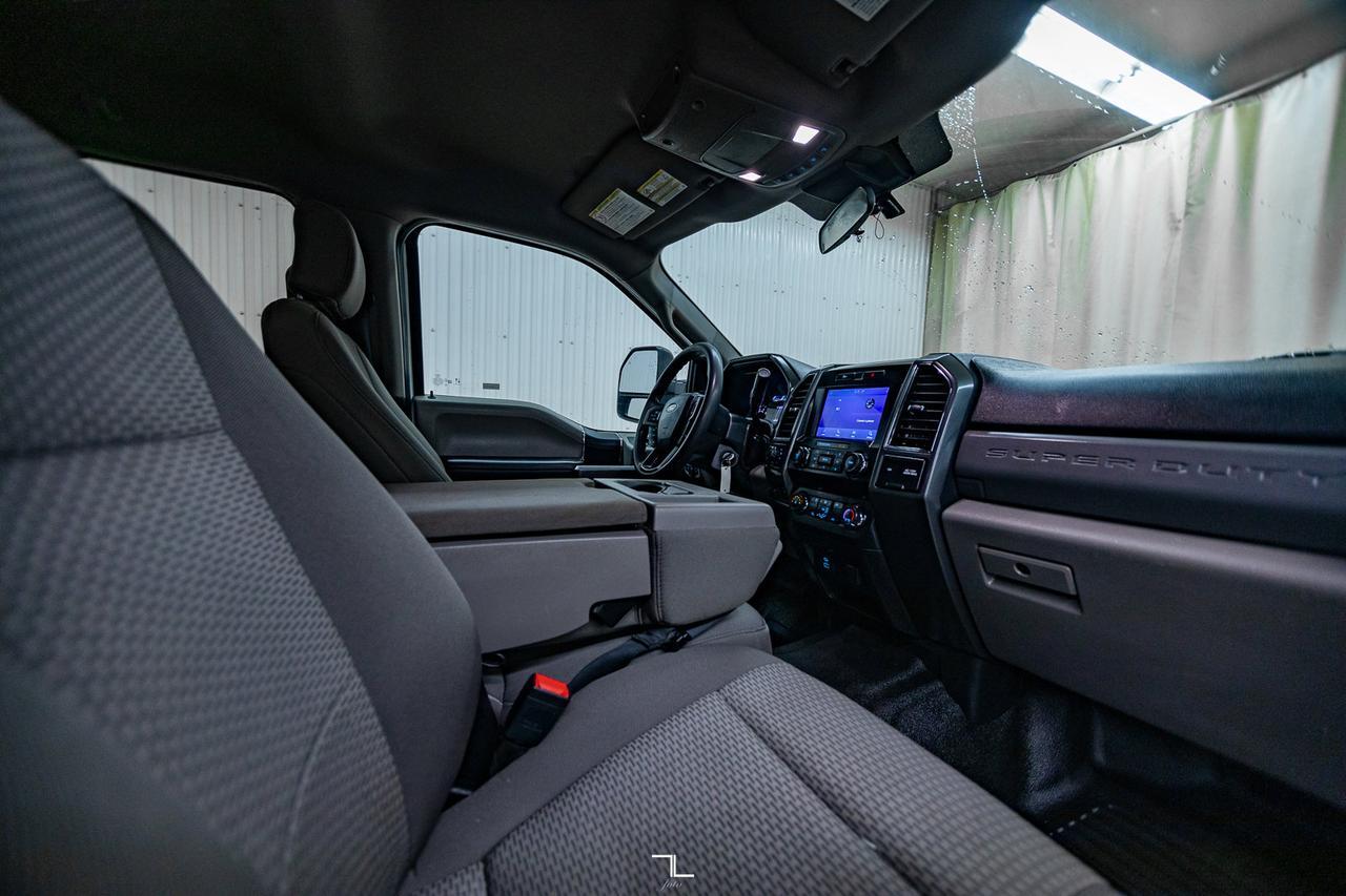2021 Ford F-350 4x4 Crew Cab XLT Deck Red Deer AB