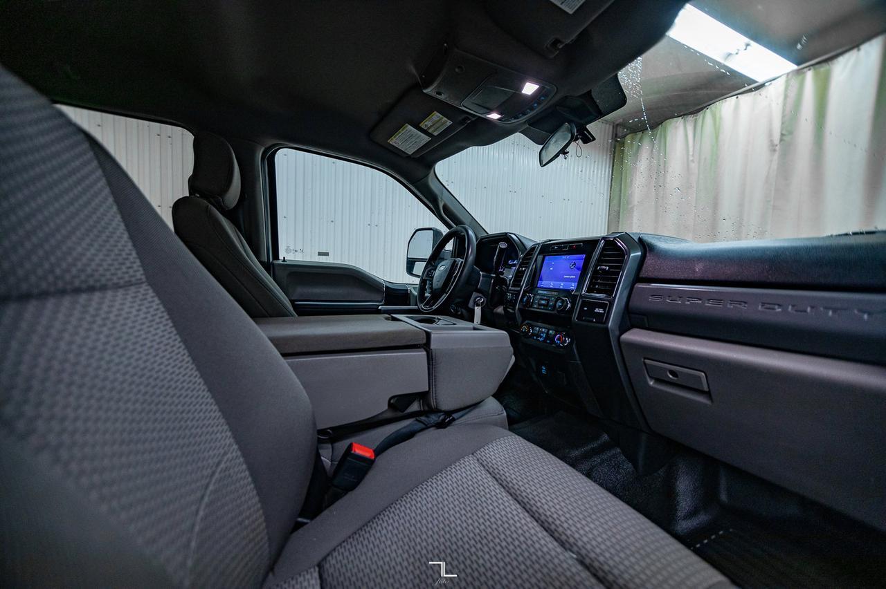 2021 Ford F-350 4x4 Crew Cab XLT Deck Red Deer AB