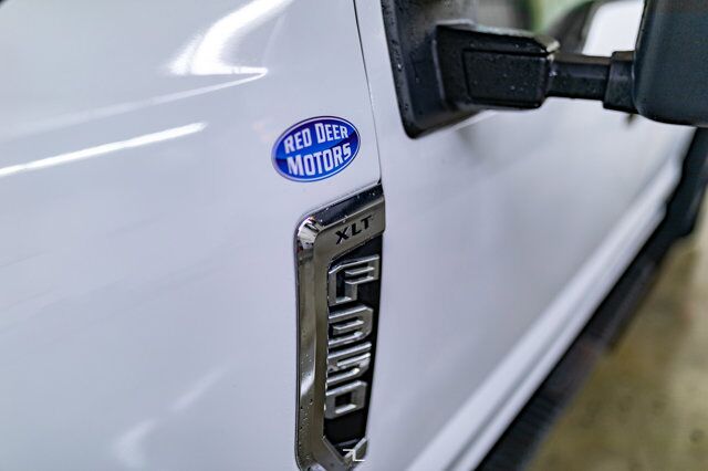 2021 Ford F-350 4x4 Crew Cab XLT Deck Red Deer AB