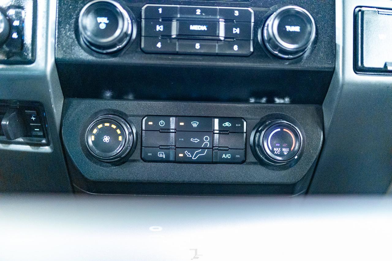 2021 Ford F-350 4x4 Crew Cab XLT Deck Red Deer AB