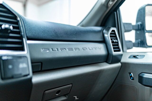 2021 Ford F-350 4x4 Crew Cab XLT Deck Red Deer AB