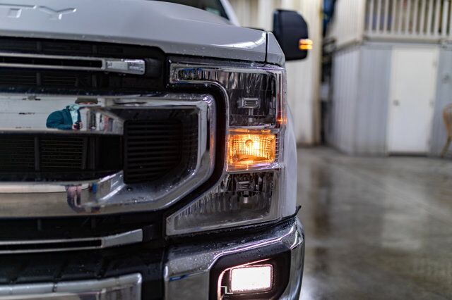 2021 Ford F-350 4x4 Crew Cab XLT Deck Red Deer AB