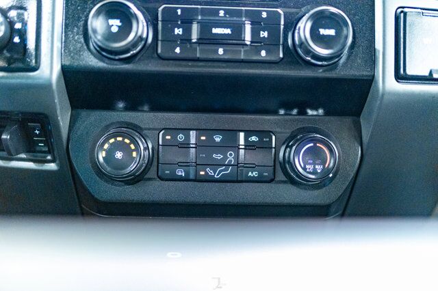 2021 Ford F-350 4x4 Crew Cab XLT Deck Red Deer AB