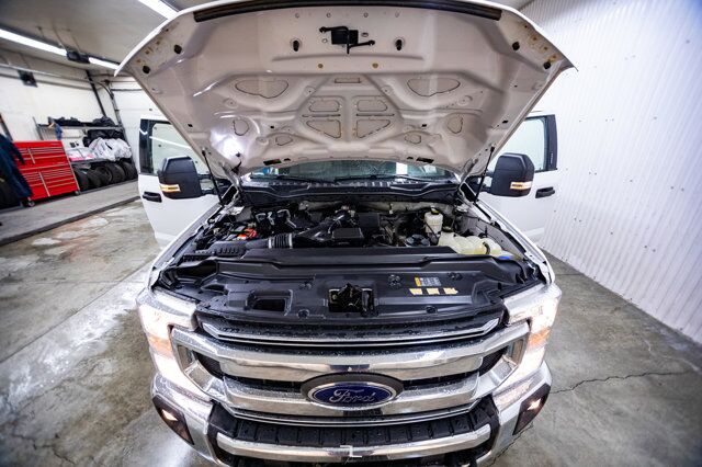 2021 Ford F-350 4x4 Crew Cab XLT Deck Red Deer AB