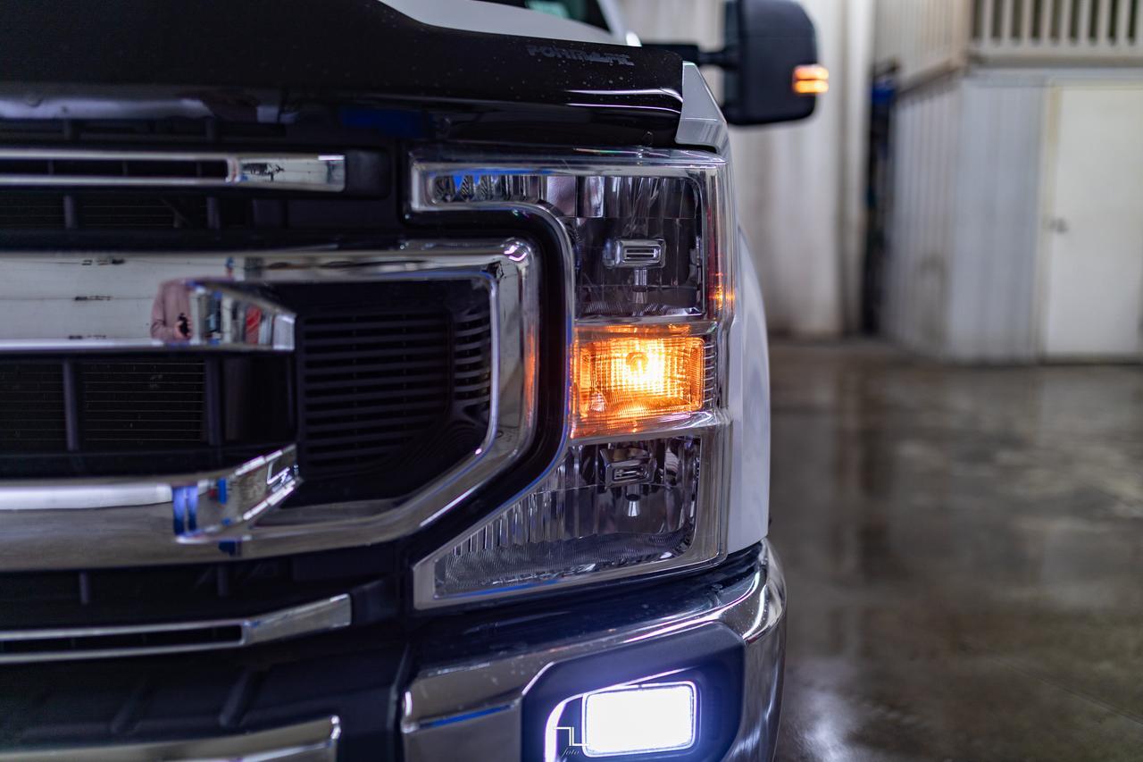 2021 Ford F-350 4x4 Crew Cab XLT Deck Red Deer AB